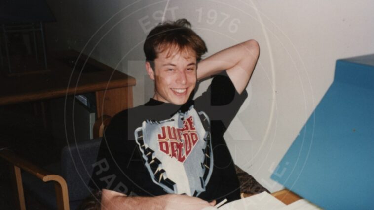 ex-namorada-de-musk-leiloa-fotos-ineditas-dele-e-atinge-r$-50-mil