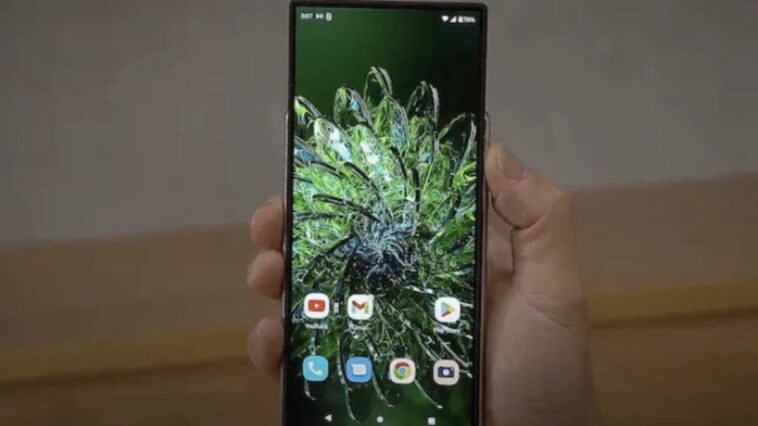 motorola-apresenta-conceito-de-celular-com-tela-enrolavel;-assista