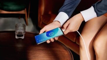 fbi-alerta-para-risco-de-carregar-celular-em-tomadas-usb-publicas