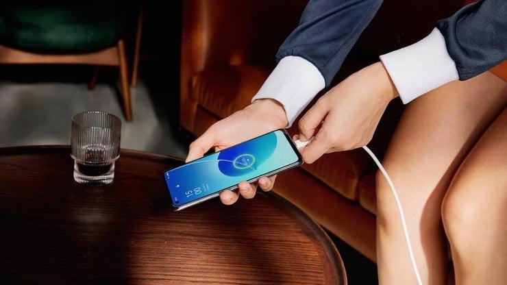 fbi-alerta-para-risco-de-carregar-celular-em-tomadas-usb-publicas