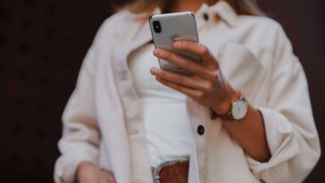 dia-das-maes:-saiba-como-escolher-um-celular-para-dar-de-presente