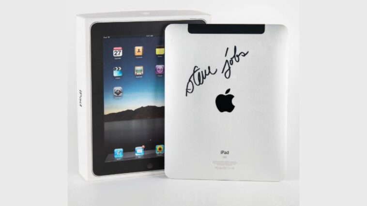 ipad-autografado-por-steve-jobs-vai-a-leilao:-‘tremenda-raridade’