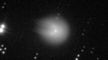o-cometa-12p/pons-brooks-vai-se-aproximar-da-terra-em-2024.-ha-riscos?