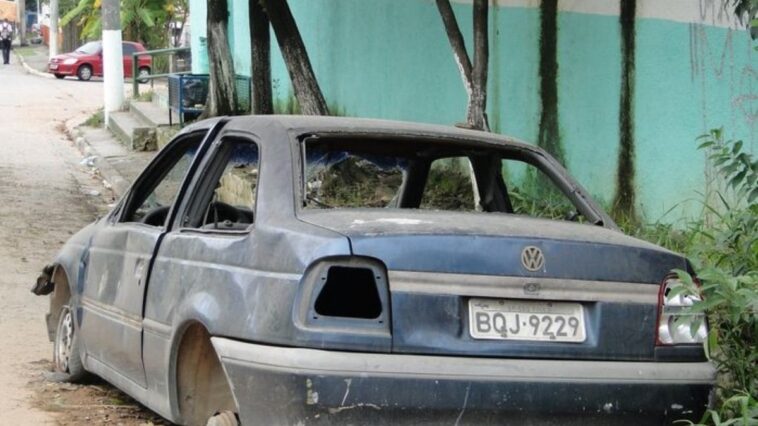 o-que-acontece-com-carros-abandonados-nas-ruas?