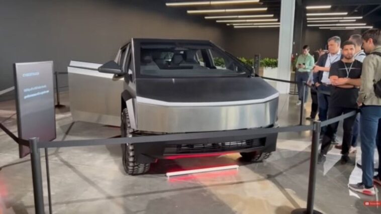 tesla-cybertruck-|-novas-fotos-vazadas-mostram-detalhes-da-cabine