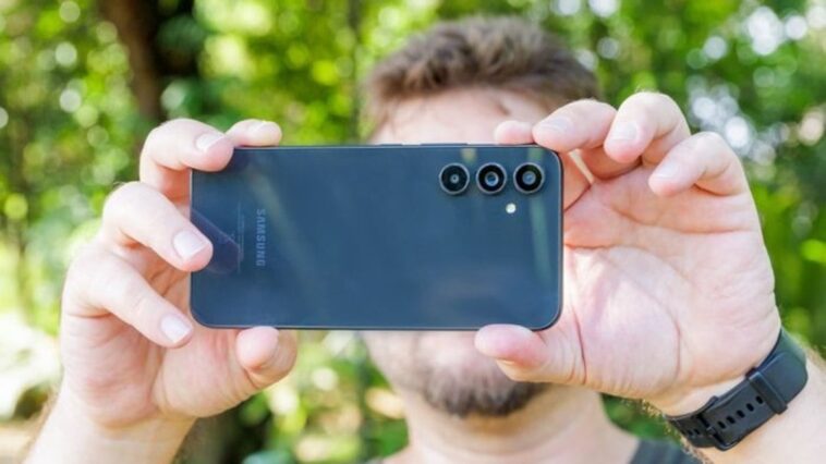 galaxy-a55-vaza-em-renders-com-laterais-em-aluminio-e-visual-conhecido