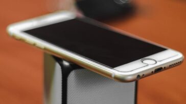 como-funciona-a-pelicula-de-privacidade-no-celular?