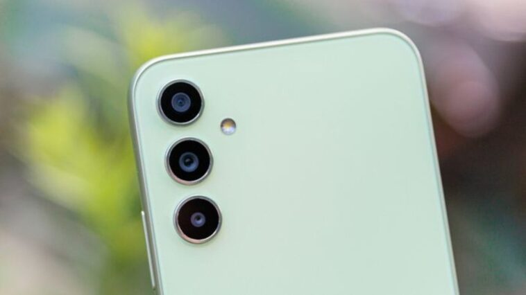 galaxy-a35-aparece-com-provavel-visual-e-deve-ganhar-novas-cameras