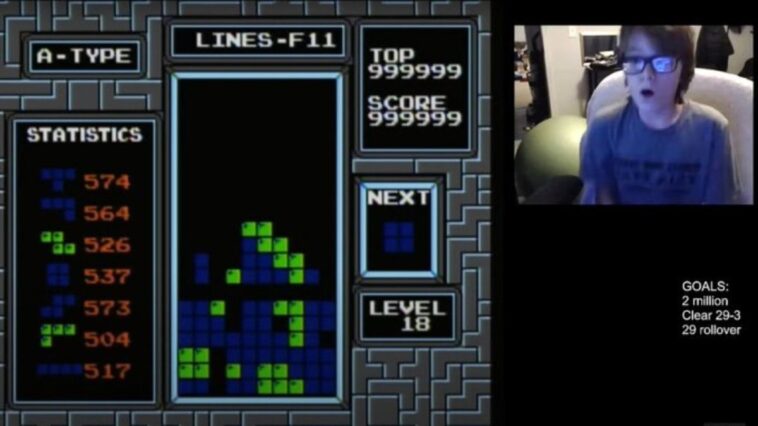 video:-garoto-de-13-anos-e-o-primeiro-a-‘zerar’-o-tetris