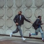 critica-the-kitchen-|-distopia-futurista-da-netflix-fala-sobre-pertencimento