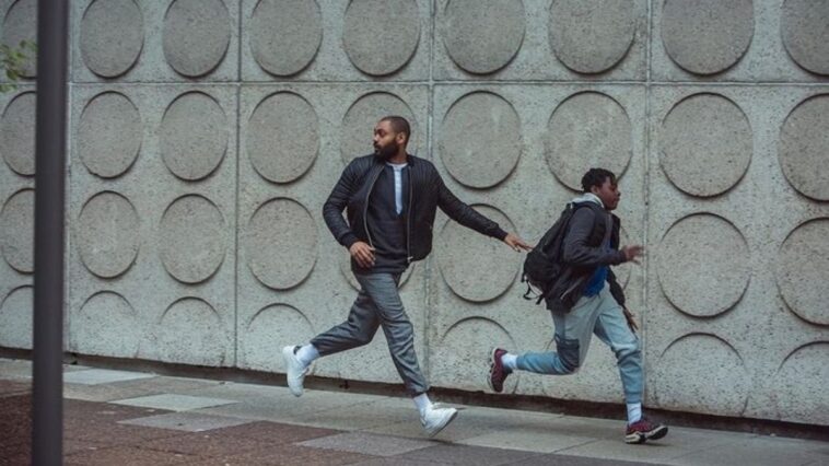 critica-the-kitchen-|-distopia-futurista-da-netflix-fala-sobre-pertencimento