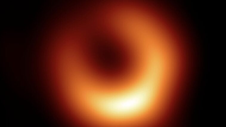 nova-foto-do-buraco-negro-m87*-revela-mudanca-sutil-em-anel