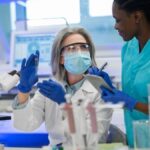 dia-da-mulher:-participacao-feminina-chega-a-49%-na-ciencia-brasileira