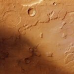 meteorito-formou-sozinho-bilhoes-de-crateras-em-marte