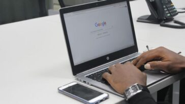 google-deve-cobrar-pelo-uso-de-ia-na-busca,-diz-site