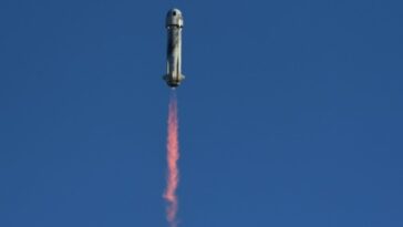 blue-origin-leva-passageiros-ao-espaco-apos-dois-anos-de-pausa