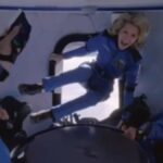 video-mostra-reacao-de-passageiros-da-blue-origin-ao-chegarem-ao-espaco;-assista
