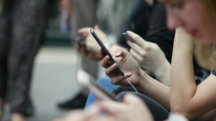 black-friday:-como-comprar-um-celular-com-bateria-boa?