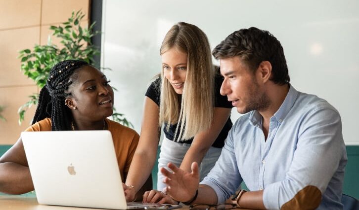 quais-sao-os-beneficios-do-crm-para-o-marketing-digital-e-as-vendas-online?