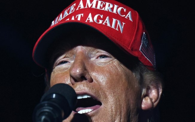 trump-suspeita-que-suas-ameacas-contra-zuckerberg-levaram-meta-a-fazer-mudancas