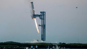 megafoguete-da-spacex,-pronto-para-o-setimo-voo-de-teste