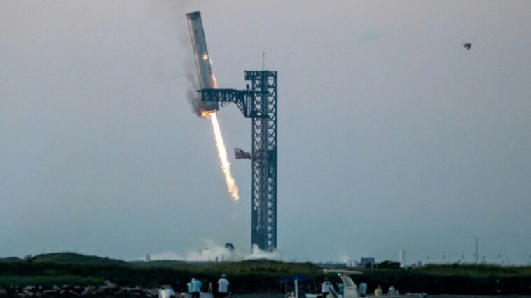 megafoguete-da-spacex,-pronto-para-o-setimo-voo-de-teste