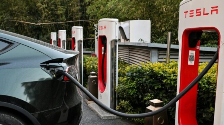 tesla-lanca-na-china-funcoes-avancadas-de-direcao-autonoma