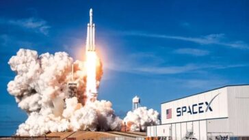 spacex-lanca-tripulacao-de-humanos-a-orbita-polar-pela-1a-vez