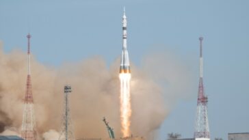 nave-soyuz-ms-27-se-acopla-a-iss-com-um-americano-e-dois-russos-a-bordo