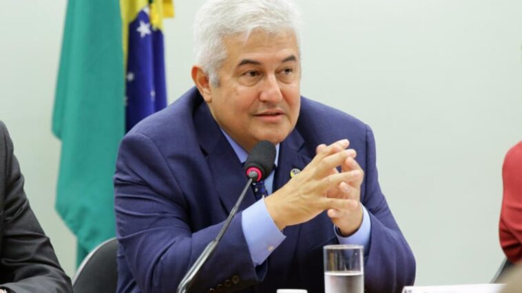 estatal-no-vermelho-e-luxo-no-palco