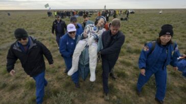 astronauta-mais-velho-em-atividade-da-nasa-volta-a-terra-no-aniversario-de-70-anos