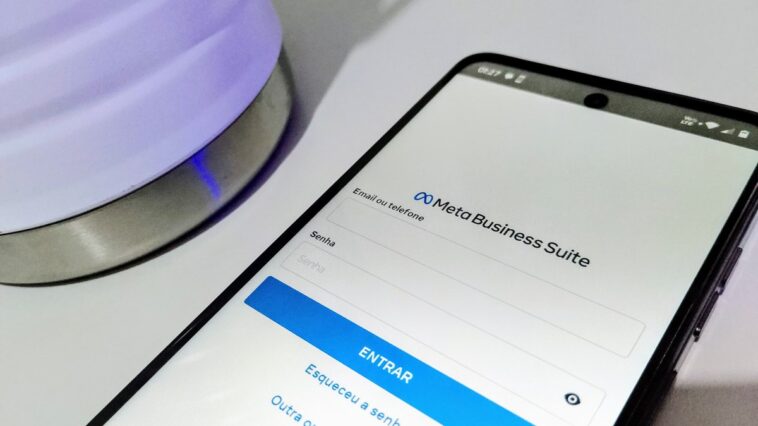 meta-lanca-aplicativo-de-ia-para-competir-com-chatgpt-e-gemini