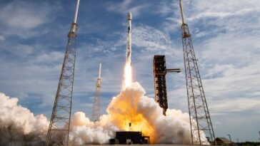 spacex-lanca-dois-satelites-de-internet-e-recupera-foguete