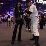 cosplays,-familia-gamer-e-reencontros-marcam-1o-dia-da-bgs-2025