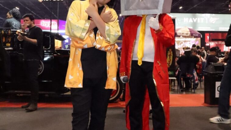 cosplays-feitos-a-mao-encantam-e-divertem-publico-da-bgs-2025