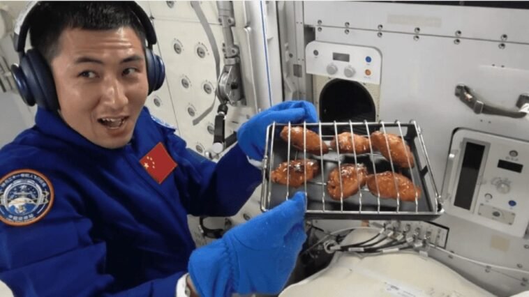 air-fryer-chega-ao-espaco-para-preparar-frango-e-bolo